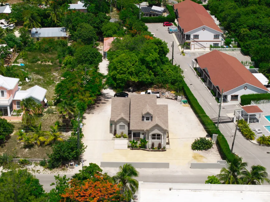 SINGLE FAMILY HOME + 0.20 ACRE LAND LOT