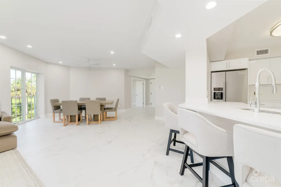 BRITANNIA LIONS COURT #324 - BRIGHT & RENOVATED 3 BED