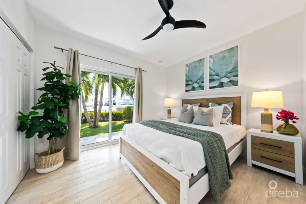 SANDSCAPE RESIDENCES #18