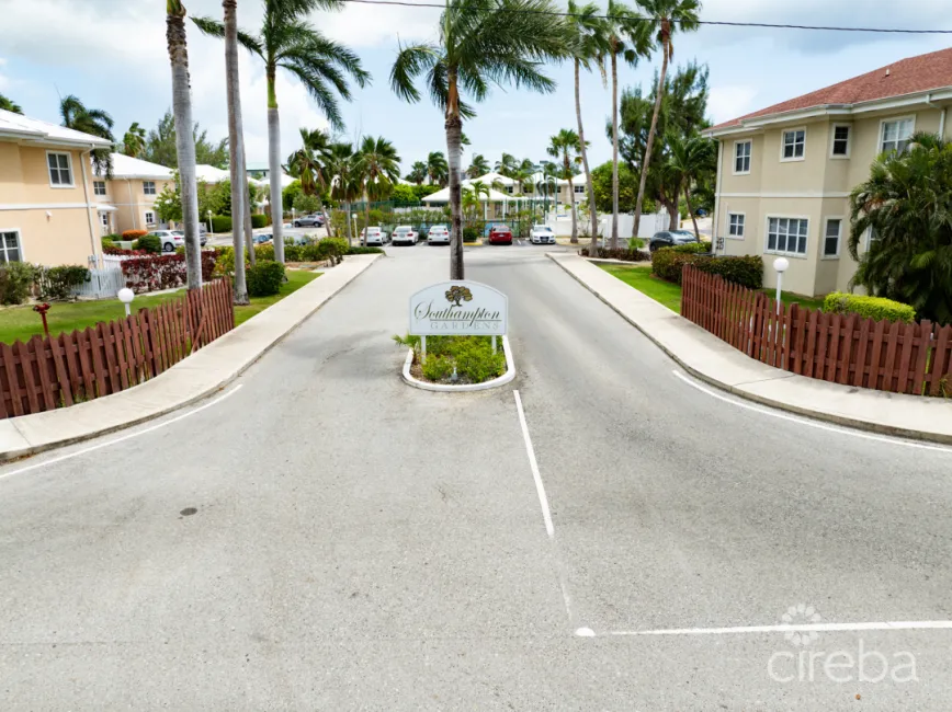 SOUTHAMPTON GARDENS 2 BED, 2.5 BATH TOWNHOUSE