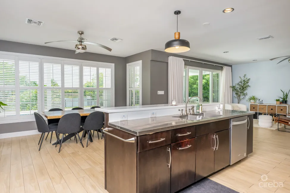 BIMIN DR - EXECUTIVE CANAL FRONT HOME IN GRAND HARBOUR