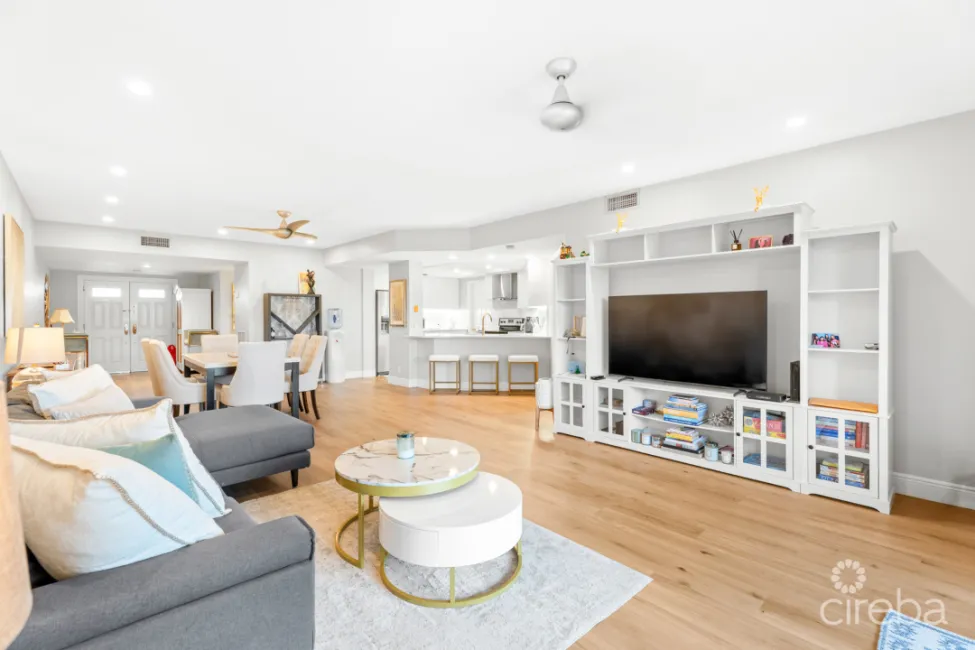 BRITANNIA / REGENTS COURT 613 / WITH DOC