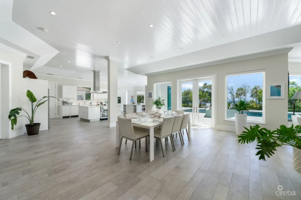 CHIARO DI LUNA, A LUXURY OCEAN FRONT ESTATE IN VISTA DEL MAR