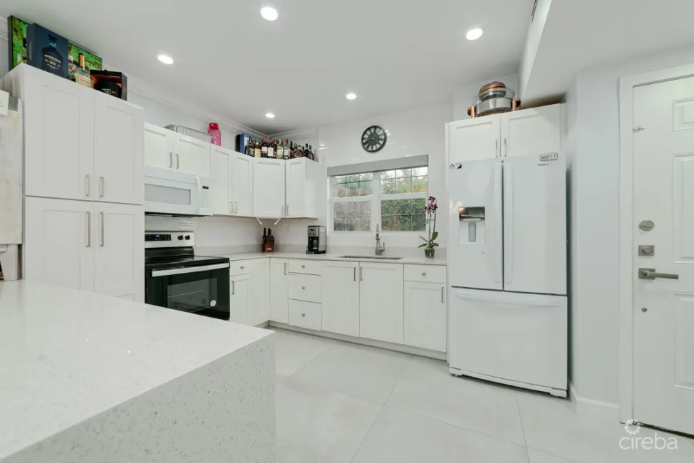 OCEAN CLUB 2BED/2.5BATH CONDO