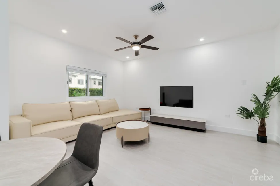 2 BEDROOM CONDO IN YARL