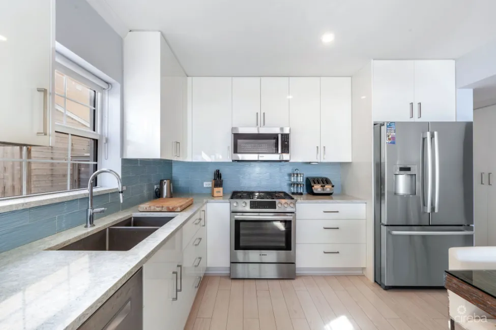 MAHOGANY POINT VILLAS 3, OCEAN FRONT TOWNHOME