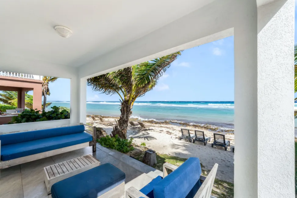 MAHOGANY POINT VILLAS 3, OCEAN FRONT TOWNHOME