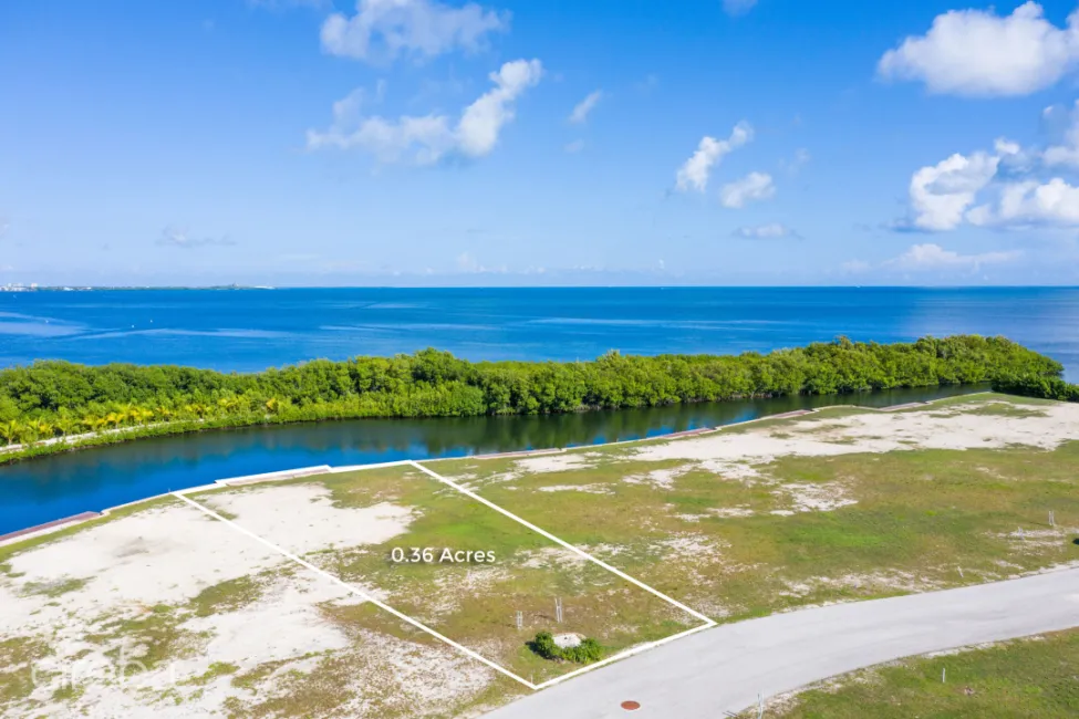 HARBOUR REACH 0.37 ACRES, NORTH SOUND FRONT LAND