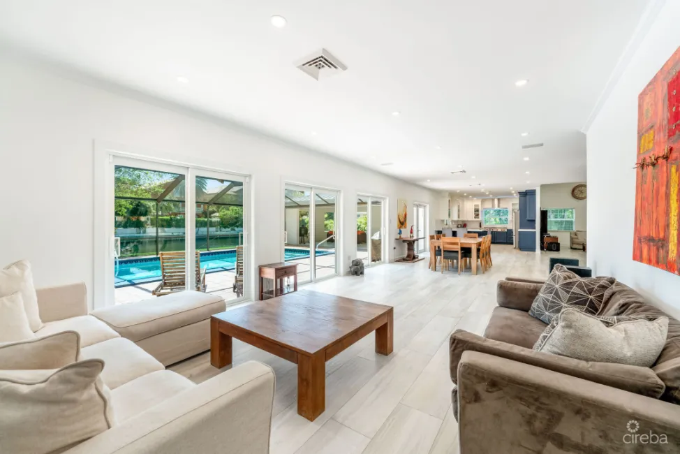 NELSON QUAY 56, WATERFRONT HOME