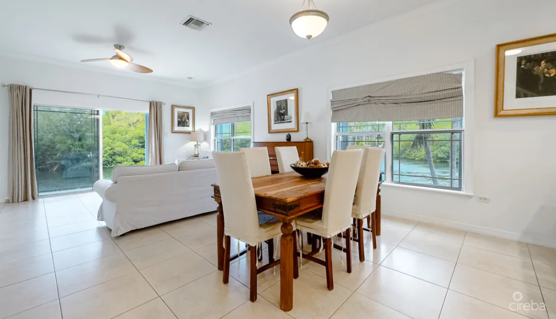 COASTAL ESCAPE WATERFRONT TOWNHOUSE