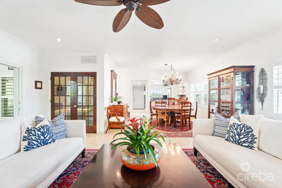 COLONIAL CLUB 18, SEVEN MILE BEACH