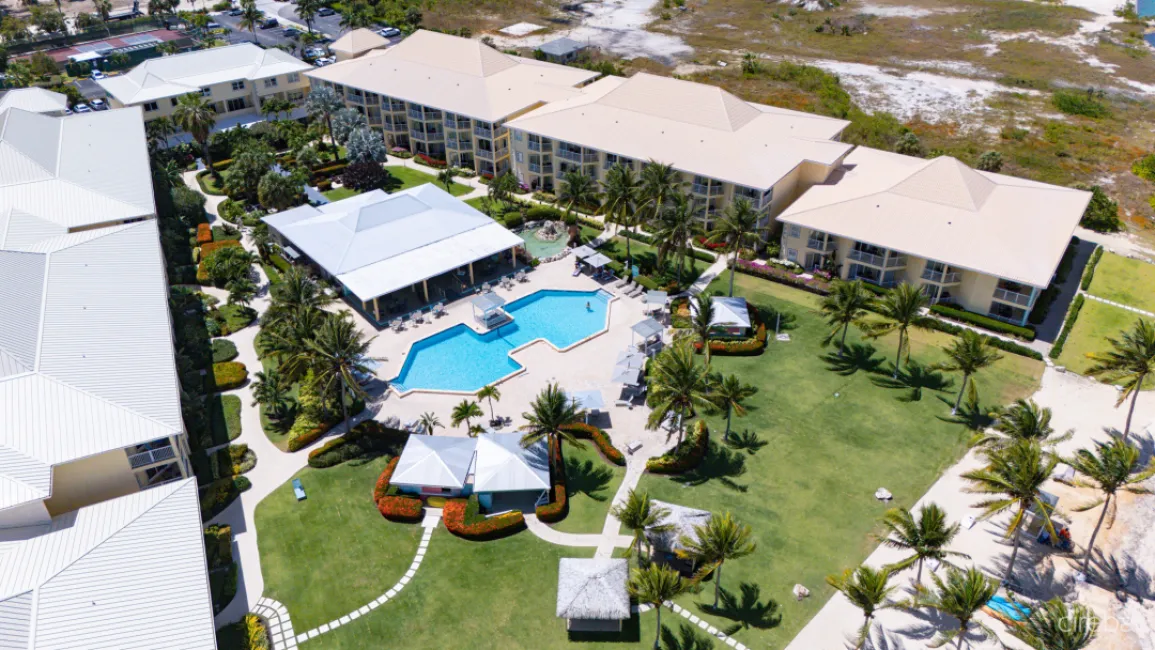 GRAND CAYMANIAN PENTHOUSE - CRYSTAL HARBOUR