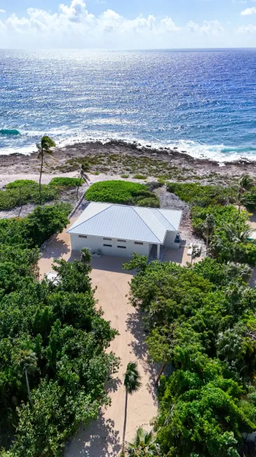 SOUTHSIDE SEAFRONT VILLA