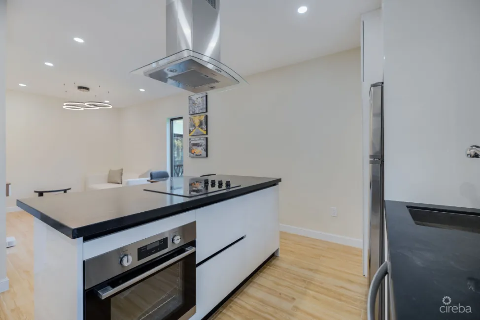 ARZA WEST BAY JADE – UPGRADED FULLY FURNISHED 1-BED/BATH CORNER UNIT