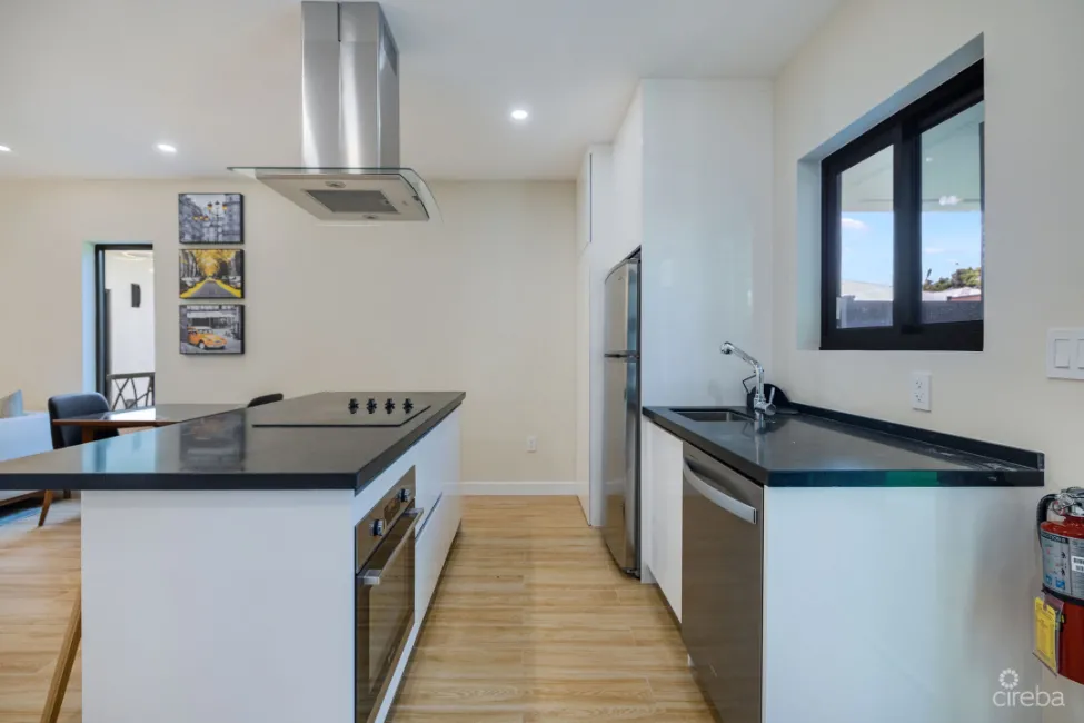 ARZA WEST BAY JADE – UPGRADED FULLY FURNISHED 1-BED/BATH CORNER UNIT