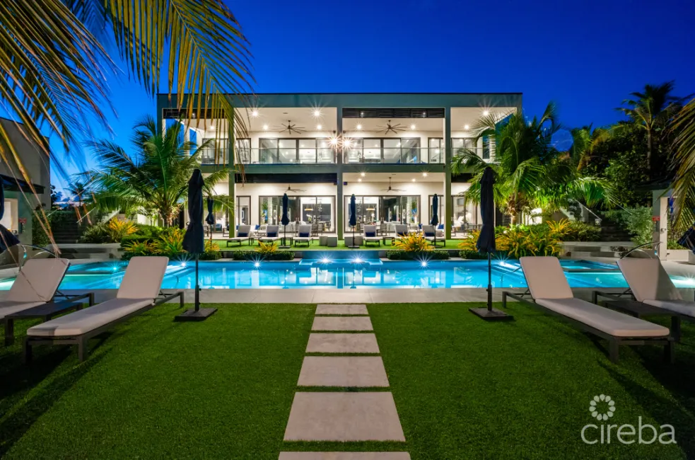 BLACK URCHIN BOUTIQUE RESORT - PRIME MULTI-USE OCEANFRONT PROPERTY