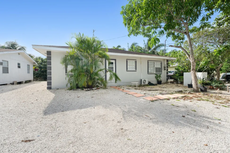 MULTI FAMILY BODDEN TOWN