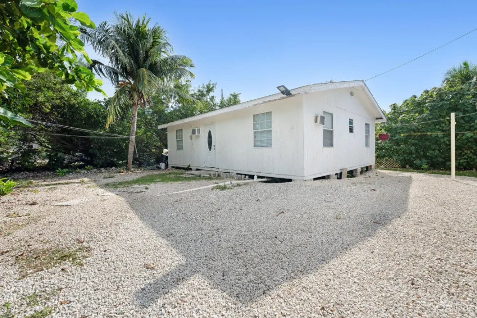 MULTI FAMILY BODDEN TOWN