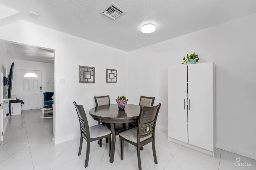 SPRINGFIELD COURTS - 2 BR 2.5 BATH