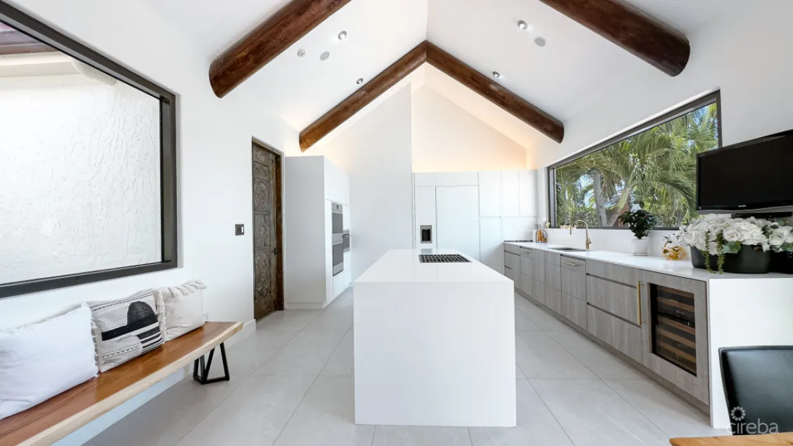 CRYSTAL HAROUR - OCEAN FRONT HOME