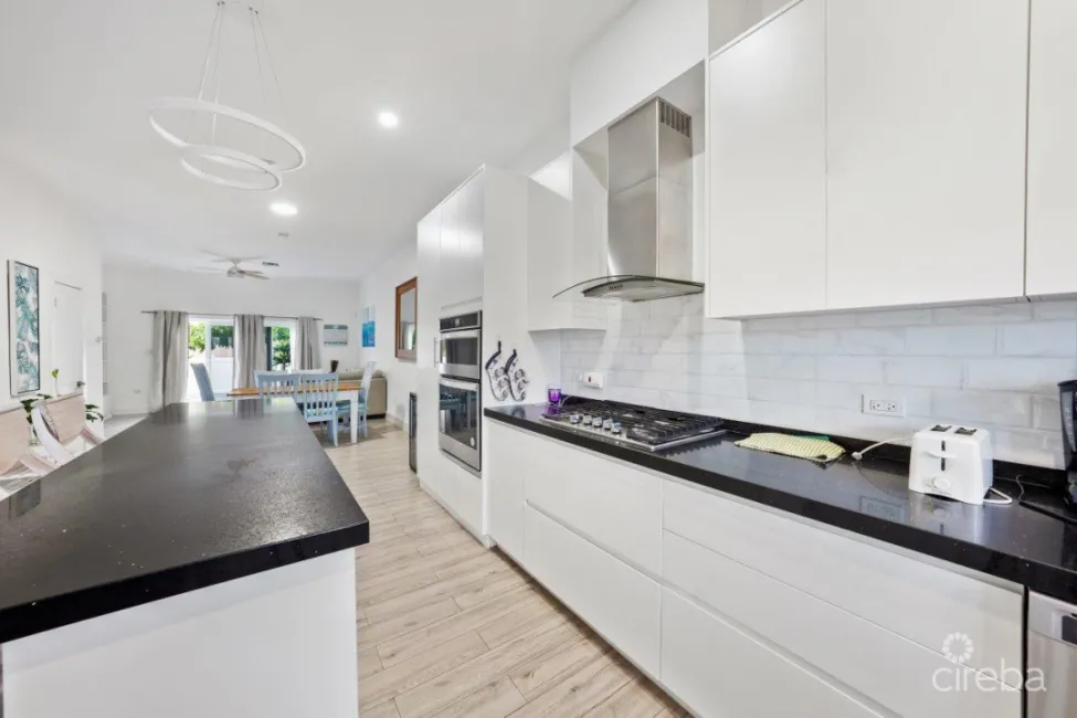 MANTRAS 2 BED MODERN CLOSE TO BEACH