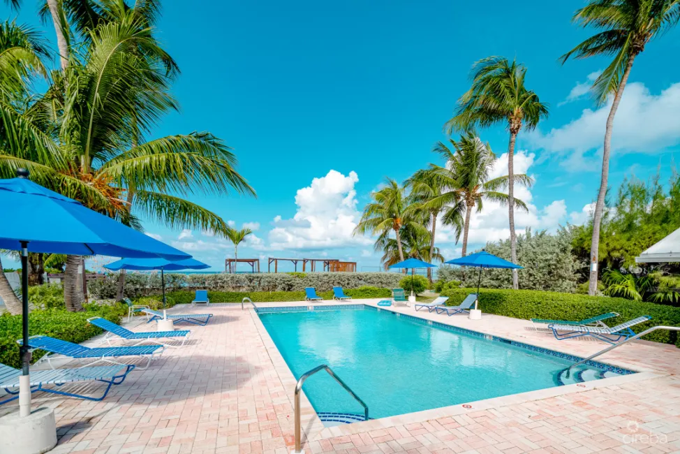 BEACH FRONT CONDO - ISLAND PINE VILLAS - RENOVATED