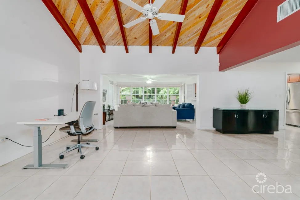 RARE OPPORTUNITY ON SMB CORRIDOR - HOME ON 0.4 ACRES