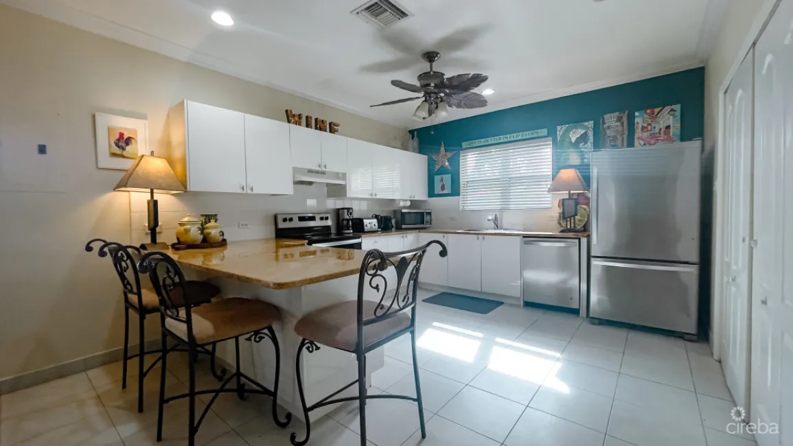 GRAND PALMS TOWNHOME SOUTH SOUND