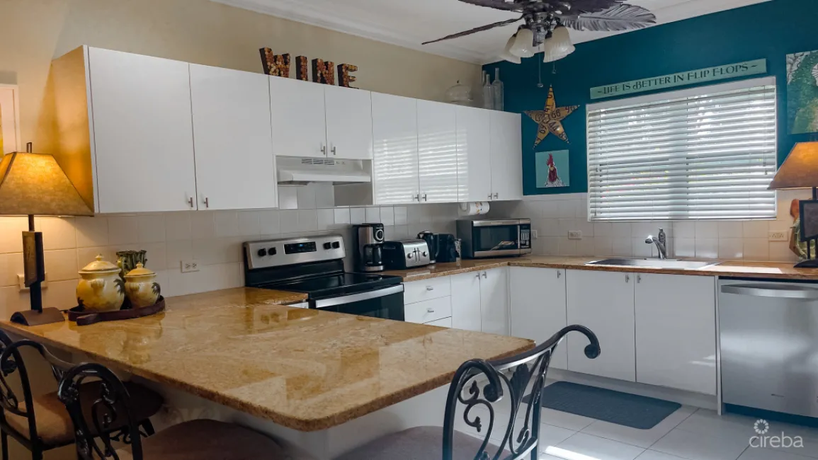 GRAND PALMS TOWNHOME SOUTH SOUND