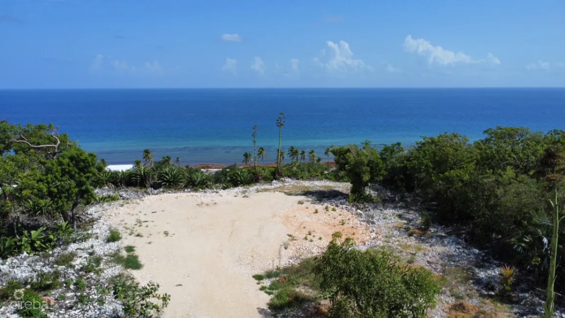 BLUFF LAND - CAYMAN BRAC EAST